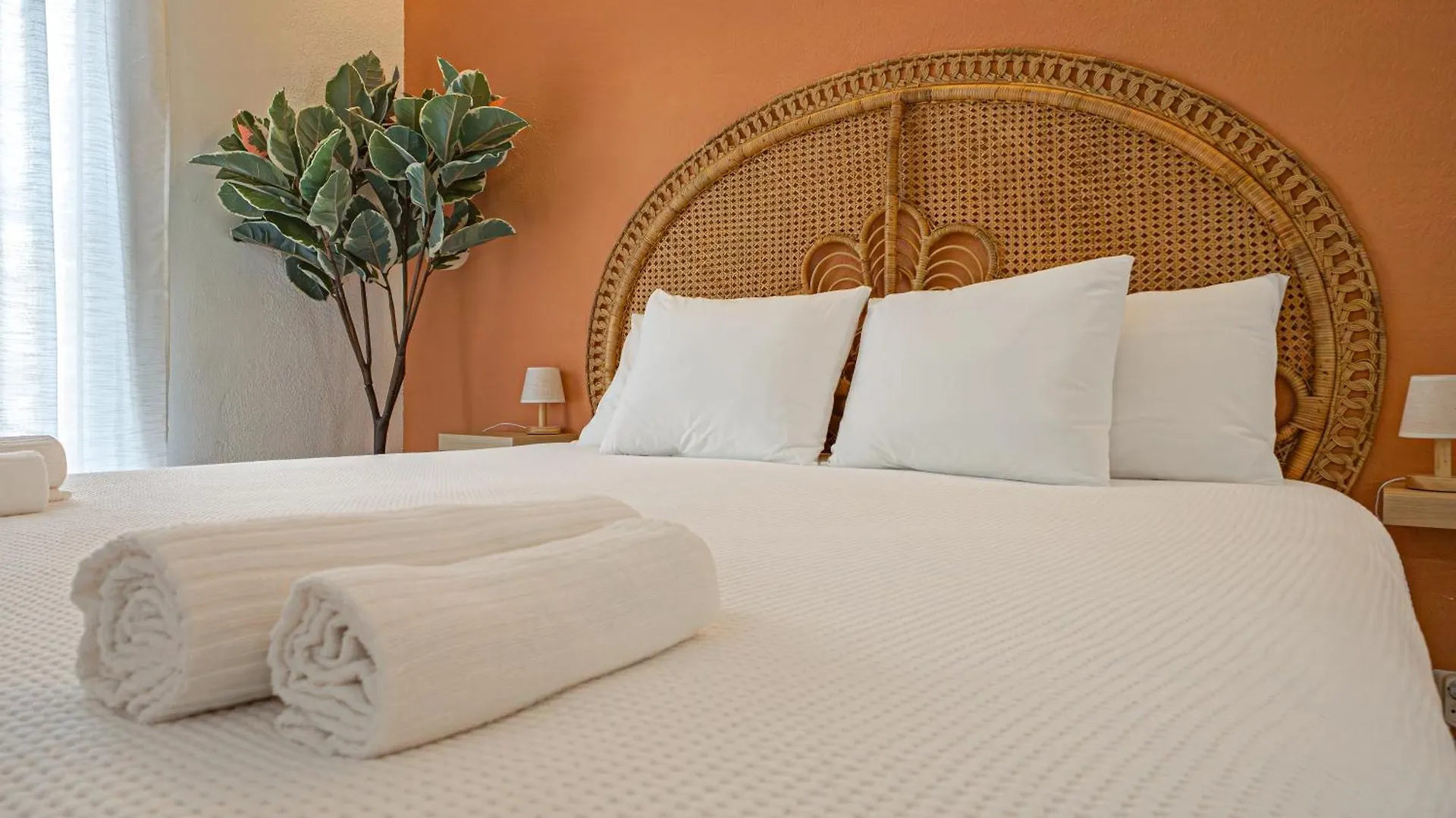 Pura Vida King-Size Bed Sea And Mountain View Apartment Benalmádena İspanya