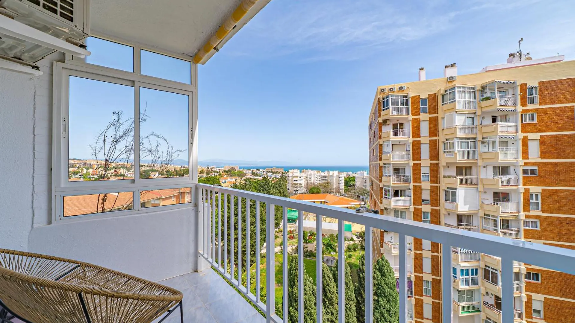 Pura Vida King-Size Bed Sea And Mountain View Apartment Benalmádena 0*,  İspanya
