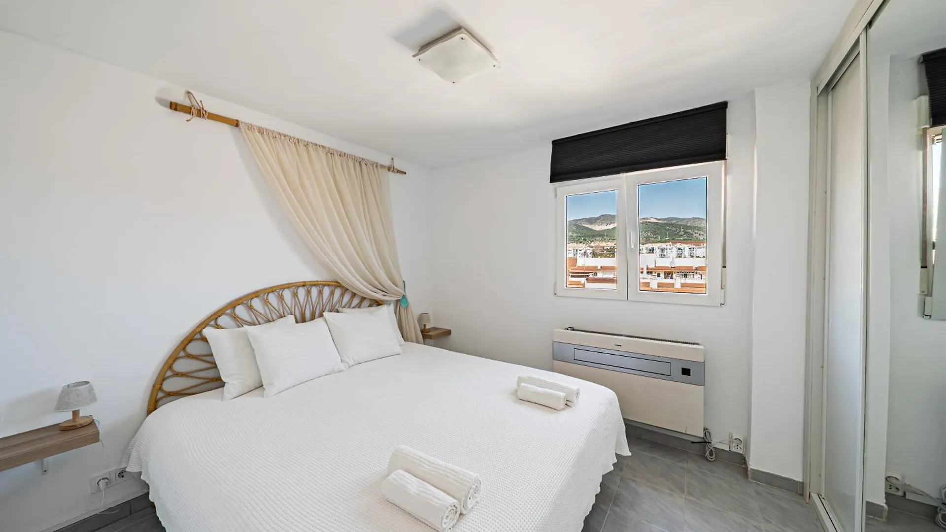 Pura Vida King-Size Bed Sea And Mountain View Apartment Benalmádena İspanya
